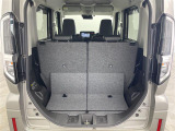 【トランク】積み込みやすくて、たっぷり積める荷室です。シートアレンジできるものは、乗車人数と荷物の量や大きさによってシートを動かすことができるので、より快適なドライブが可能です!