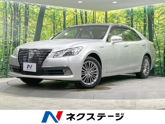 クラウンハイブリッド 2.5 ロイヤルサルーンG Four 4WD