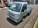 当社では納車前整備や洗車・ルームクリーニングも行っております。