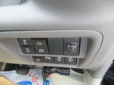 4WDと2WDの切り替えあります。デフロック付きです。通常は2WD走行ができるので燃費も良くなります。