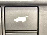 【パワーバックドア】スマートキーや運転席のボタンを押すだけでリアゲートが自動で開閉します!荷物を持っている時や、高い位置にあるバックドアを閉める際に便利な機能です♪