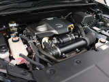 8AR-FTS型 2.0L 直列4気筒 DOHCインタークーラーターボエンジン搭載、駆動方式はFFです。