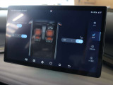 シートヒーターは前席のみ装備されています エアコン等と同様にメインディスプレイで操作します