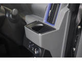 運転席側のカップホルダー!