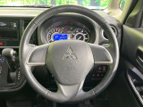 【純正革巻きステアリング】上質な革を使用することで、手にしっかり馴染みとても運転しやすいハンドルです♪