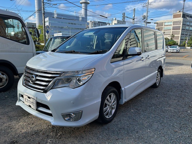 セレナ2.0 ハイウェイスター アドバンスドセーフティパッケージ 4WD