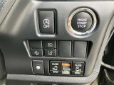 両側パワースライドドア付きだから、狭い駐車スペースなどでの 乗り降りラクラク!小さなお子さまのいるご家庭には嬉しい装備。