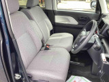 運転席・助手席全体像です