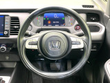 【ステアリングスイッチ】運転中、前方から目線をそらすことなく、オーディオ等の操作が可能な便利機能!安心&快適なドライブを演出してくれます♪