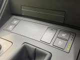【シートベンチレーション】夏場は涼しい風でお尻や背中の熱やムレを防ぎ、冬はエアコンよりも早く温まってポカポカに!季節を問わず快適に過ごせます。