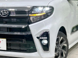 【LEDヘッドライト】悪天候や夜間走行時も良好な視界を確保し安心して運転できる高輝度LEDヘッドライトを装備!点灯速度が早く、消費電力も抑えられています。