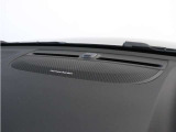 【harman/kardon】世界のオーディオファン垂涎のプレミアムサウンドシステムを搭載。原音に近い音場空間を忠実に再現。乗る人すべてに最良の音響体験を提供します。