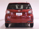 ハイマウントストップランプ採用で、後続車に対して自車の存在をアピールしてくれます!