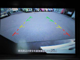 ナビ画面にバックビュ-モニタ-の映像を映し出しています。  狭い場所での車庫入れをサポ-トしてくれる便利アイテムです。