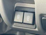 センター下部にはUSB&タイプC電源ソケットが装備されています