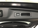 とても便利な【パワーテールゲート】スイッチ一つで楽々自動開閉。