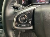ステアリングスイッチがついていますので、オーディオのチャンネル変更、ボリューム、ジャンル変更が操作可能です。ハンドルから手を離さず安全に操作できます。