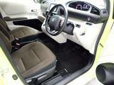 日々の運転を楽々サポートの運転席!