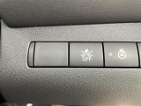 【エマージェンシーブレーキ】前方の車両や歩行者を検知し、衝突による事故回避をサポートします!機能には限界があるためご注意ください。