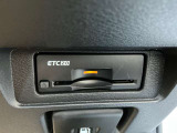 ETCは、高速道路料金所の渋滞を避け、時間と手間を省くことができます。また、料金の支払いや精算の手間が省け、便利で快適なドライブをサポートします
