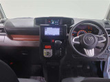 必要な装備を使いやすい位置に配置した機能的な運転席まわり。操作感や車両感覚など、ぜひ運転席に座って確かめてください。