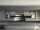 【ETC2.0(DSRC/ITSスポット)】ETCカードを挿入すれば料金所はノンストップで通過できます。ETC限定の割引や、高速道路の情報提供サービスを利用できます。