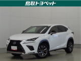 キラリと光るレクサスのエンブレム☆本革シートで内装の高級感も増し、快適な室内空間♪