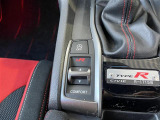 気になる車はすぐにお問い合わせください!画面右側の0066から始まる無料ダイヤルからお問い合わせ下さい!専門スタッフがお車のご質問にお答えいたします!