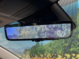 【デジタルインナーミラー】後席の大きな荷物や同乗者で後方が確認しづらい時でも安心!カメラが撮影した車両後方の映像をルームミラー内に表示。クリアな視界で状況の確認が可能です!