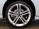 アルミホイール 5ダブルスポークスターデザイン 9Jx21/265/35R21/プレディクティブアクティブサスペンション