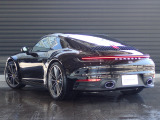 オプション:PORSCHEロゴ、LED カーテシーライト