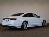Audi S8/デジタルマトリクスLEDヘッドライト/パノラマサンルーフ/アルミホイール 5ダブルスポークスターデザイン 9Jx21/