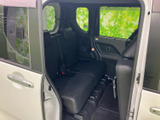 運転席後列シート