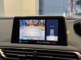 360°カメラを搭載!さらにバックカメラにガイド線を表示!これならまっすぐ駐車もお手の物です!