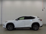 中古車は全く同じというものがなく、1台1台全てコンディションが異なります。同じようなお車でも、整備状況、外内装の状態など様々です。当店では入庫した車輌をコンディションに合わせて徹底的に仕上げています。