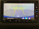 バックでの車庫入れも安心です! リアカメラが付いているバックモニター付のナビを装備しております。操作線もついており距離感も画面から確認できます。