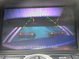 ナビ画面にバックビュ-モニタ-の映像を映し出しています。  狭い場所での車庫入れをサポ-トしてくれる便利アイテムです。