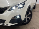 ●LEDヘッドライト:夜間走行時も良好な視界を確保し安心して運転できる高輝度LEDヘッドライトを装備!点灯速度が早く、消費電力も抑えられています。