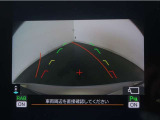 バックガイドモニターで、後方を確認しながら安心して駐車することができます。運転初心者も熟練者も必須の機能ですよ!