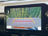 【バックカメラ】駐車時に後方がリアルタイム映像で確認できます。大型商業施設や立体駐車場での駐車時や、夜間のバック時に大活躍!運転スキルに関わらず、今や必須となった装備のひとつです!