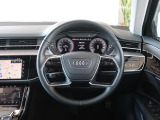 燃料一滴一滴をパワーへと昇華させるAudi独自のFSI(直噴システム)により、燃料を無駄なく燃焼。