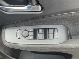 パワーウインドウ(フロントドア・リヤドア)(運転席:ワンタッチ、キーオフ後作動、挟み込み防止機構付)
