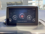 車をコミュニケーションツールにする、マツダのコネクティビティシステム「MAZDAコネクト」Facebook,Twitterなどの機能や、インターネットラジオ、ハンズフリー通話等の機能を備えています♪