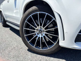 メルセデス・ベンツの定める厳しい基準をクリアしたお車のみをご案内させて頂きます。納車前整備はメーカー規定に基づき最大100項目にも及ぶ点検を熟練のメカニックによって行いご納車させて頂きます。
