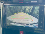【バックカメラ】駐車時に後方がリアルタイム映像で確認できます。大型商業施設や立体駐車場での駐車時や、夜間のバック時に大活躍!運転スキルに関わらず、今や必須となった装備のひとつです!