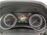 マルチインフォメーションディスプレイ付きのメーターです。エコ運転へ導く多彩な情報を表示してくれます。