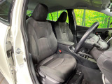 運転席シート廻りは使用感も少なく、良好な状態となっています。前オーナー様が丁寧に使っていたことがよくわかりますね。