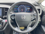 【純正革巻きステアリング】上質な革を使用することで、手にしっかり馴染みとても運転しやすいハンドルです♪