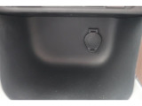 【アクセサリーソケット】12Vのカー用品等の電源供給が可能です。