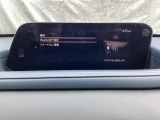 Apple Carplay・Android Auto対応 マツダ コネクト(コマンダーコントロール)でスマートフォンを操作して、通話、音楽を聴いたり、マップで目的地を調べることができます。